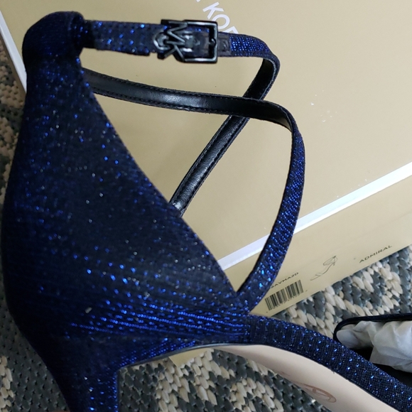 BNIB Michael Kors Ava Mid Sandals - Picture 7 of 8